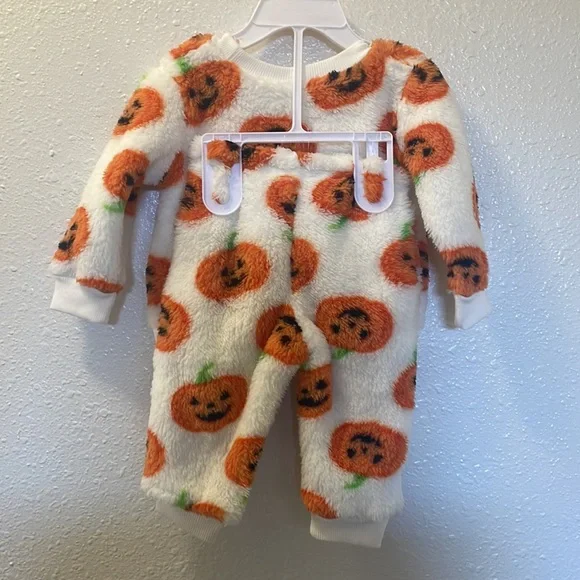 Halloween Pumpkins Baby 6 Month Set - Picture 3 of 3